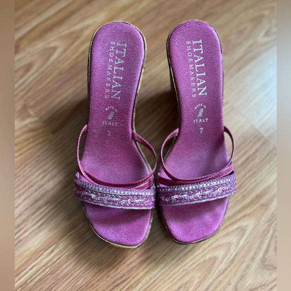 Italian Shoemakers Purple Wedge Sandals - Picture 3 of 6